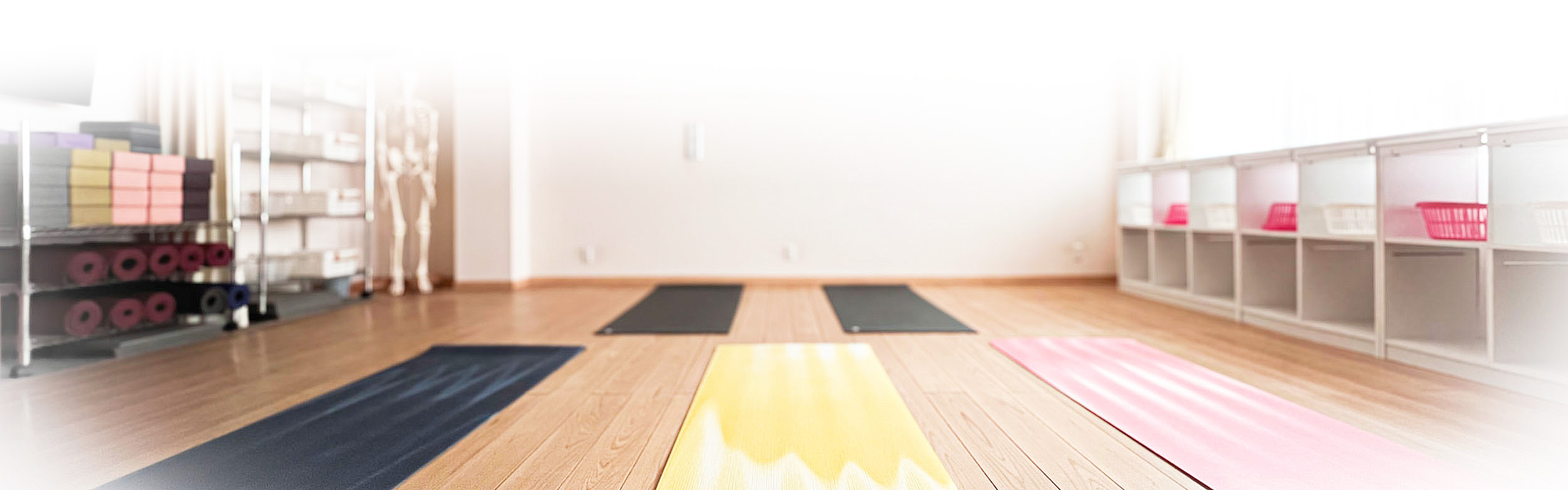 横須賀、汐入、どぶ板通りにリニューアルオープンしたヨガスタジオ「エナジーフロウ」のスタジオ情報メインイメージ